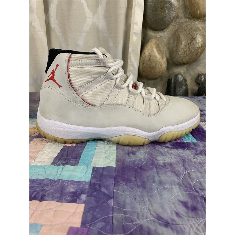 Jordan 11 Retro Platinum Tint 2018 pre-owned Size 11 - Picture 6 of 16